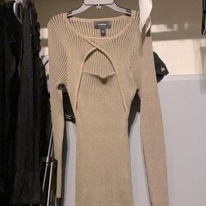 Women’s dress. Worn once. Can stretch perfectly.